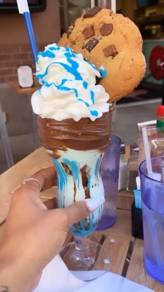 Poleva, topping modrý šmola