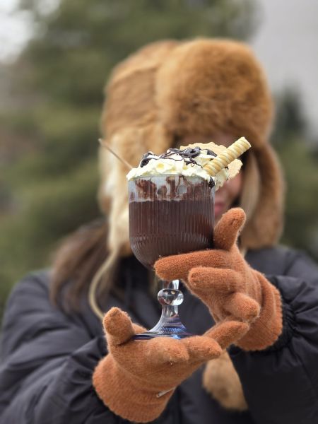 Powder for making hot chocolate