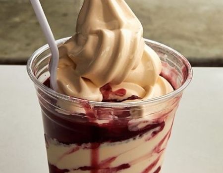 Poleva, topping cherry