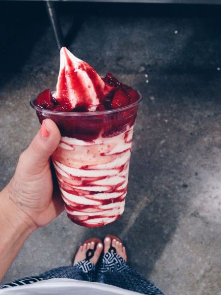 Topping, dip forest fruit