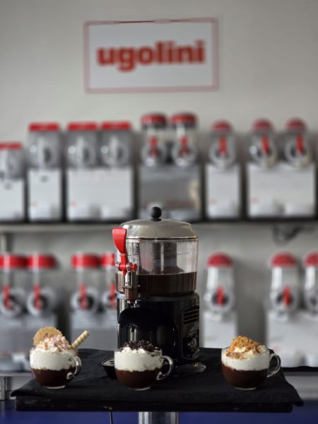 Powder for making hot chocolate