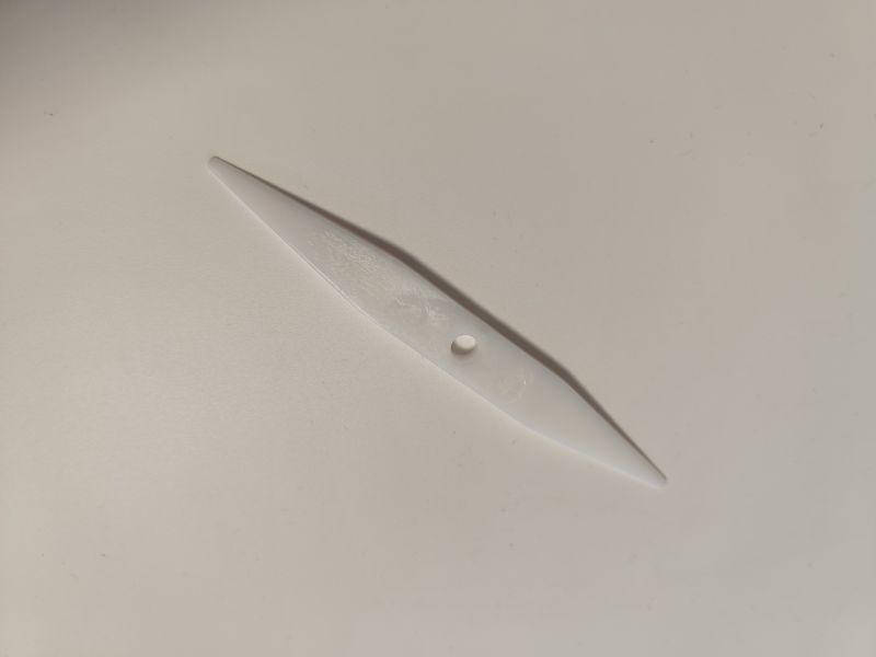 Tool for prying out gaskets